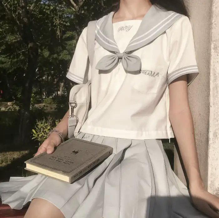 我们都不完美封面